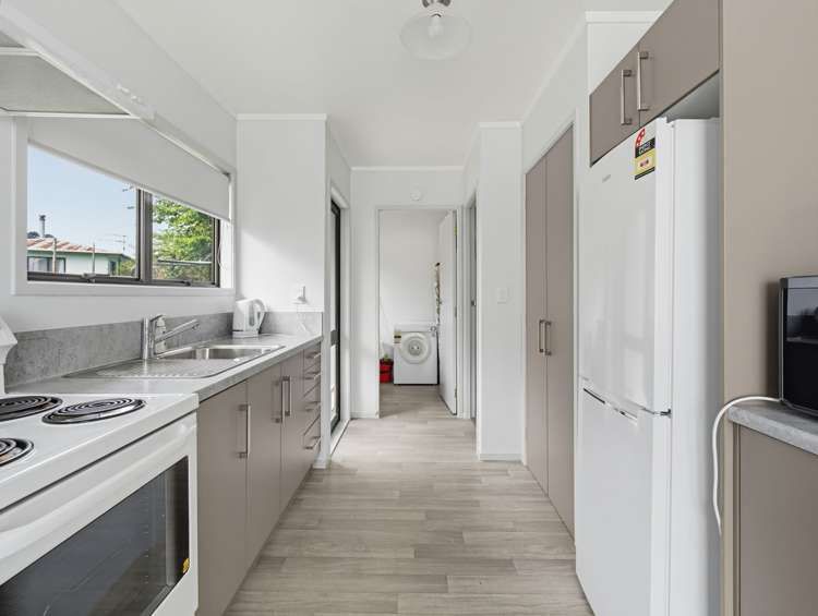 2 Goldie Street Pukehangi_10