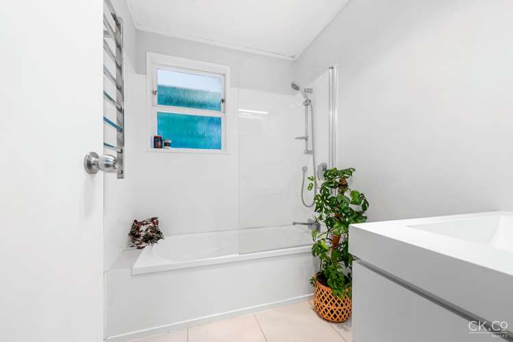 34 Sunshine Crescent Kelson_14