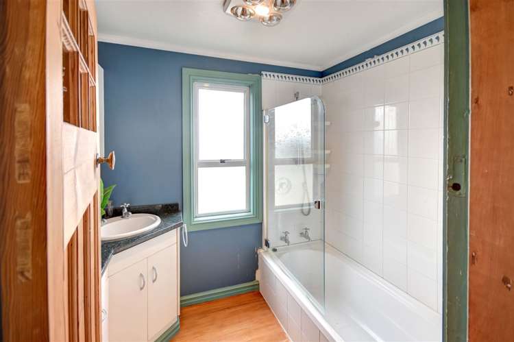 12 Nottingham Crescent Calton Hill_14