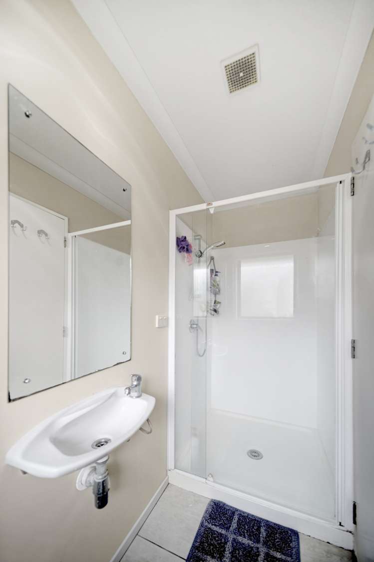 12 Old Park Place Takanini_14