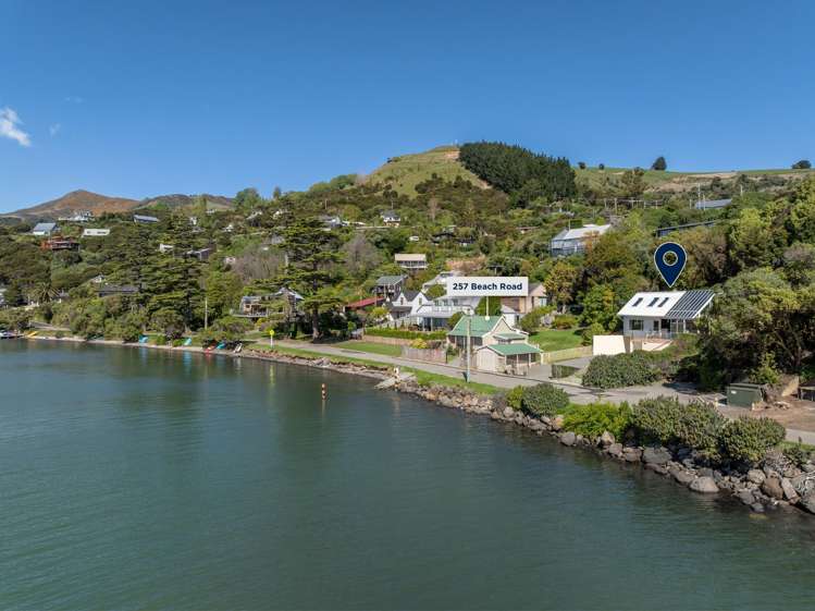 259 Beach Road Akaroa_36