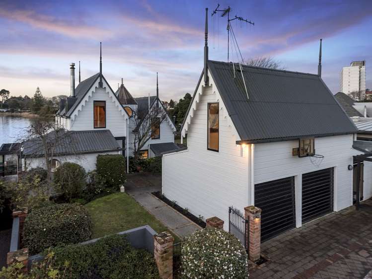 58a Lake Crescent Hamilton Lake_19