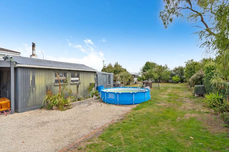 232 High Street South Carterton_10