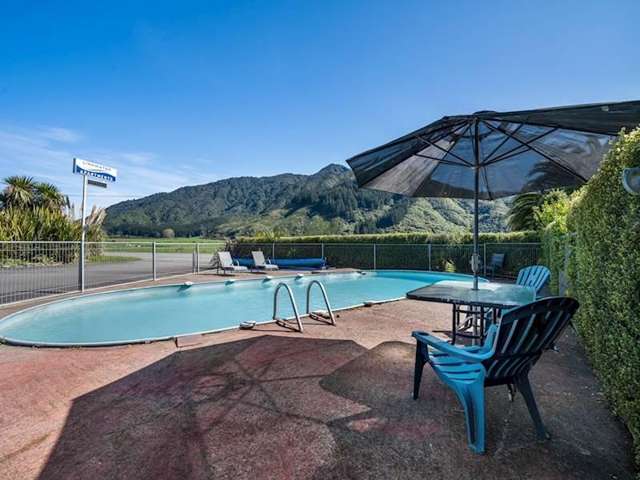 1594 Queen Charlotte Drive Linkwater_2