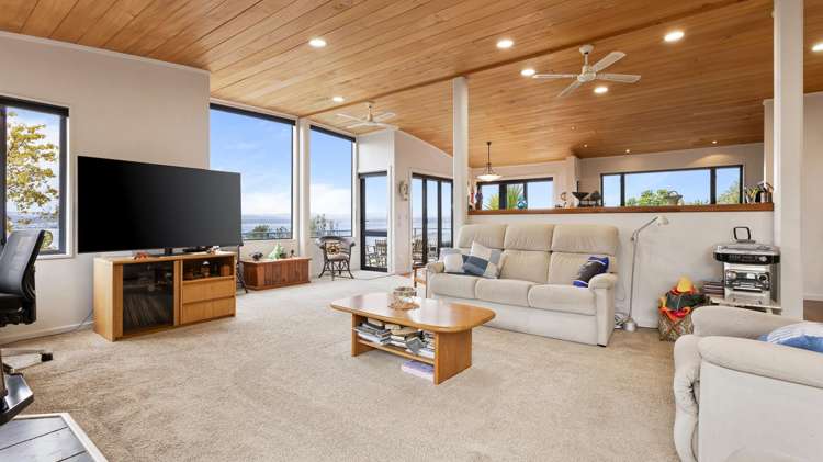 2/50 Wakeman Road Acacia Bay_8