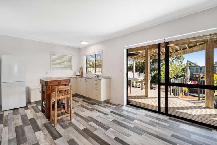 1418 Whangaparaoa Road Army Bay_16