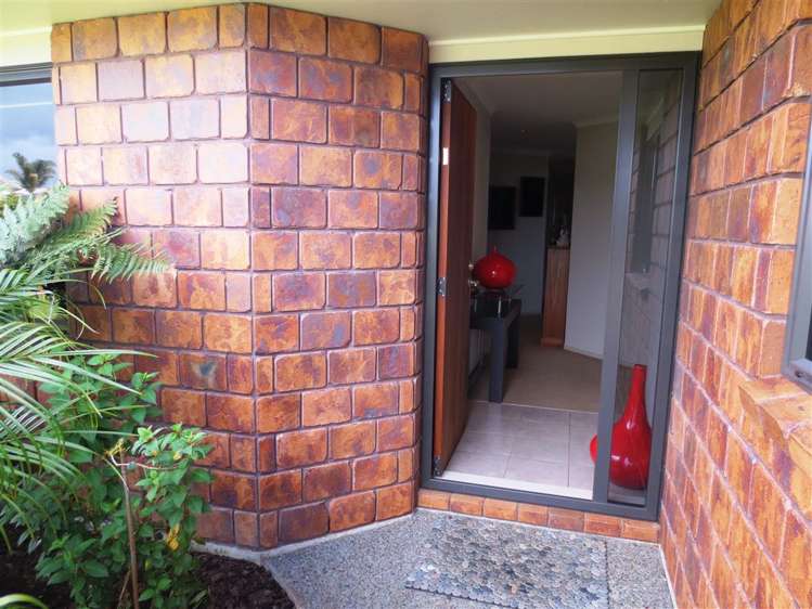 69 Cholmondeley Crescent Whitianga_3