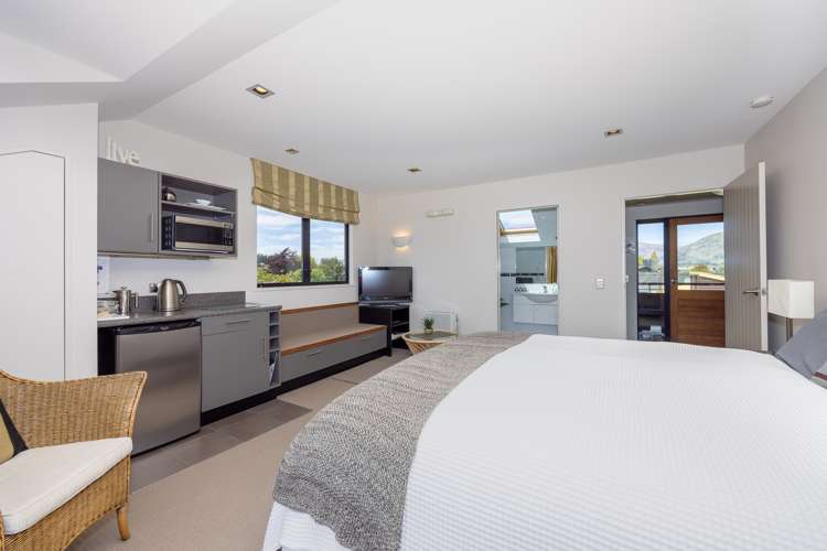 42 Manuka Crescent Wanaka_14