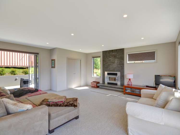 4 Saint Peters Place Queenstown_13