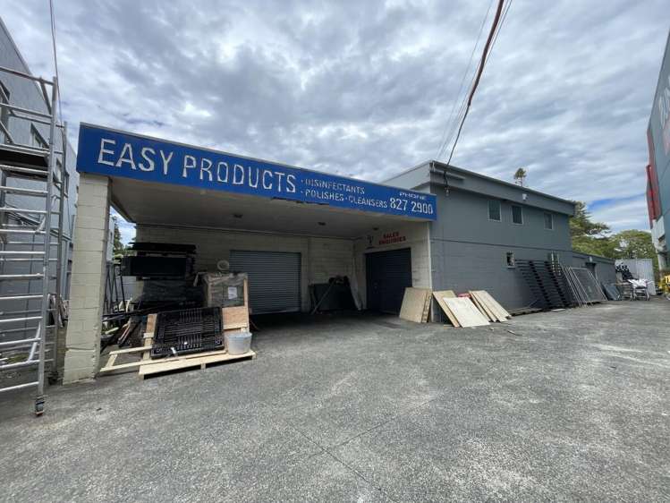 3124 Great North Road_0