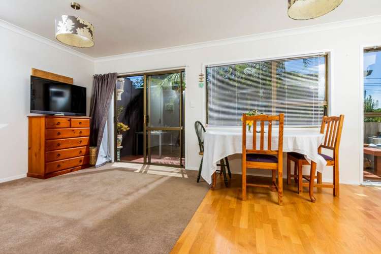 2/706 Beach Road Browns Bay_39