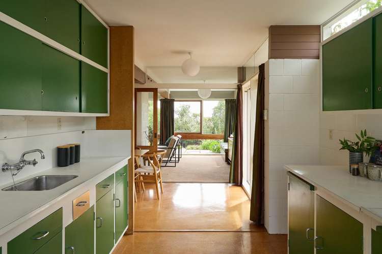 110 Huntsbury Avenue Huntsbury_17