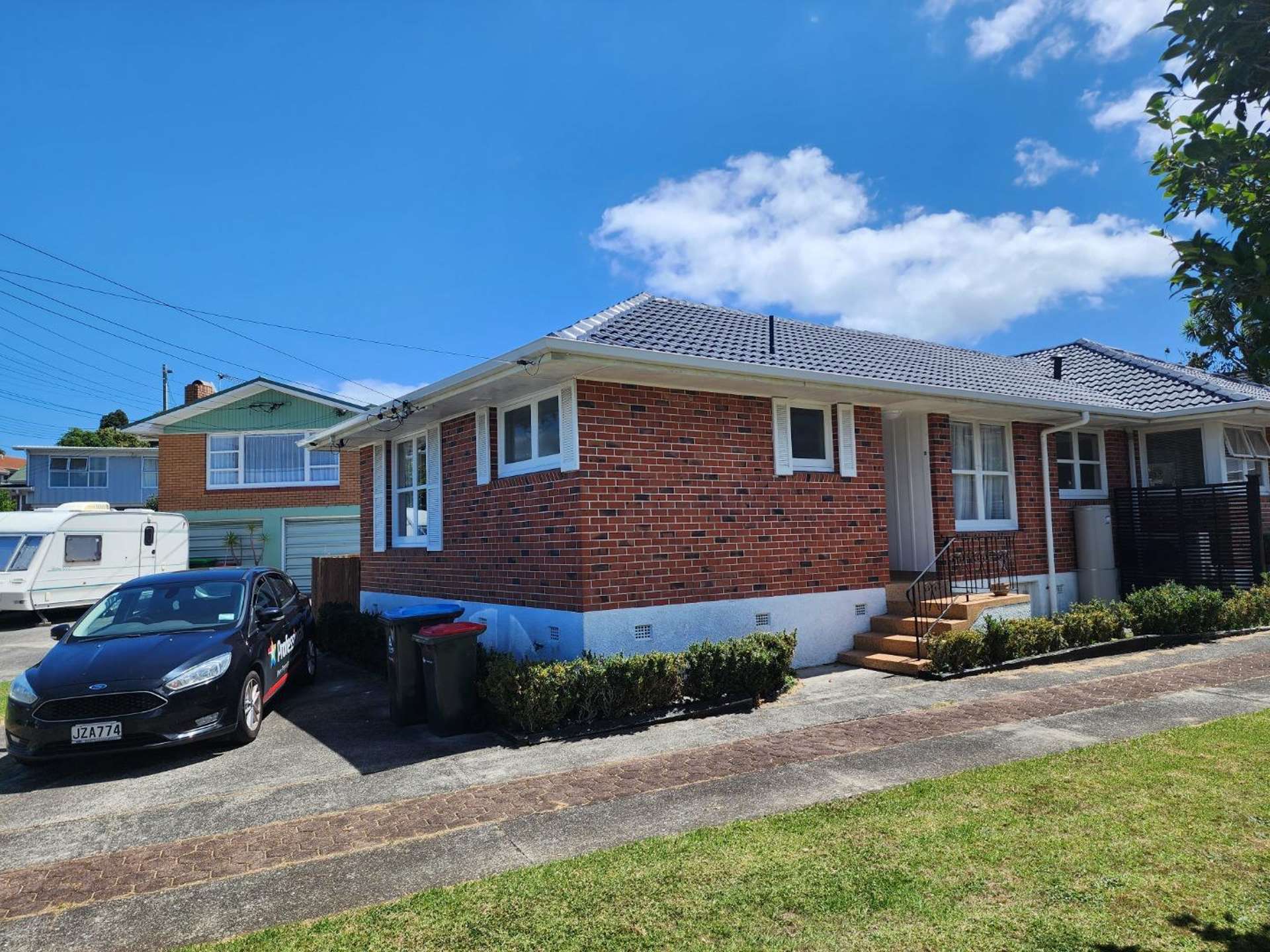 2/8 Adrienne Place 10051_0