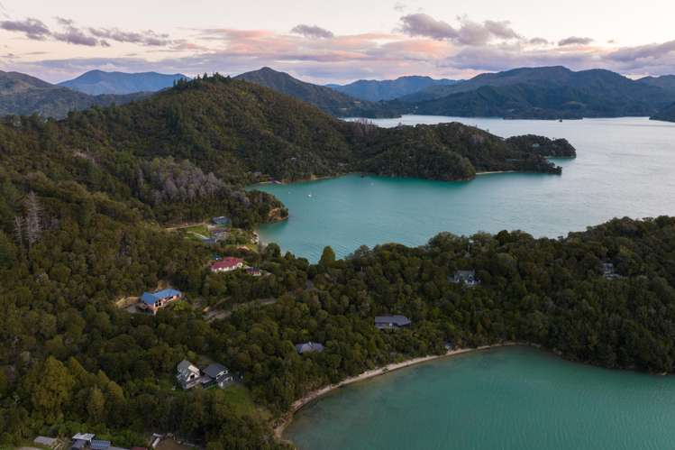 19 Saint Omer Road Kenepuru Sound_40