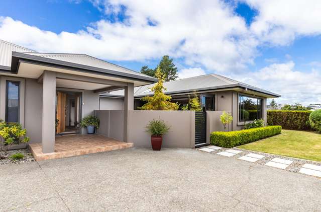 A Truly Special Family Home at 14 Birchwood Lane, Hilltop