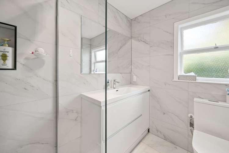 90 Coronation Road Mangere Bridge_13