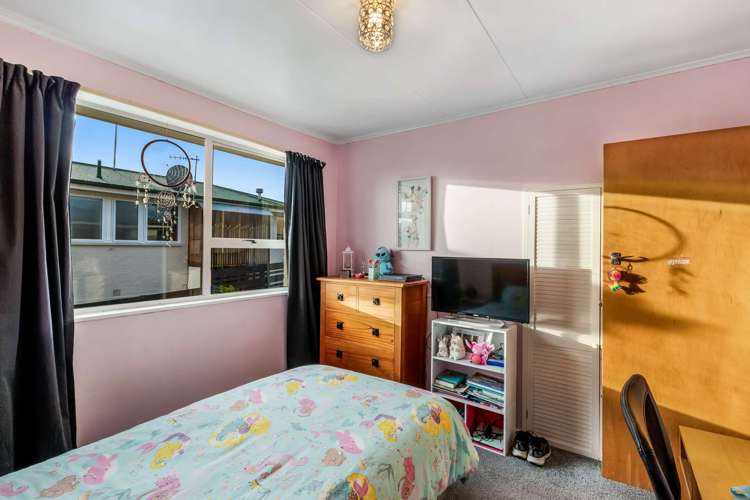 2 Dale Crescent Gore Surrounds_18