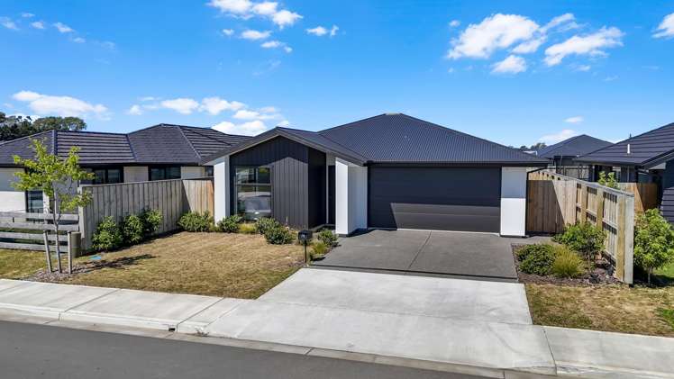 74 Crossley Avenue Woodend_2