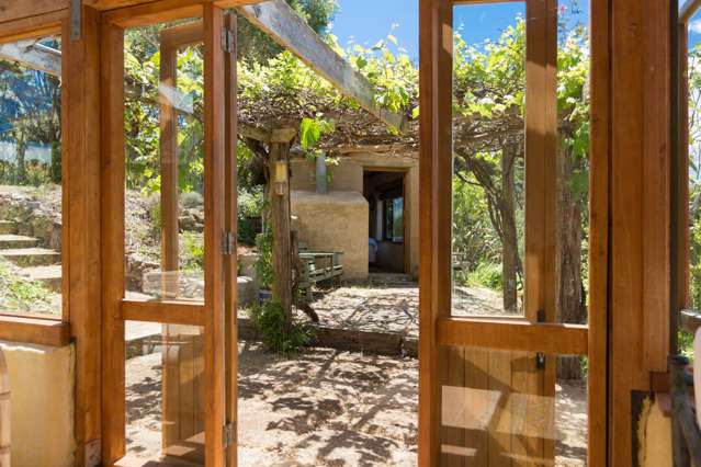 175 Orapiu Road Waiheke Island_1