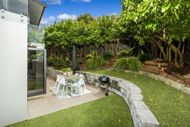 2/304 Beach Road Campbells Bay_3