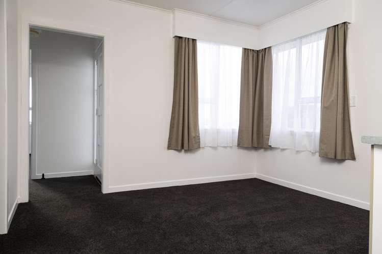 4 George Street Waitara_23