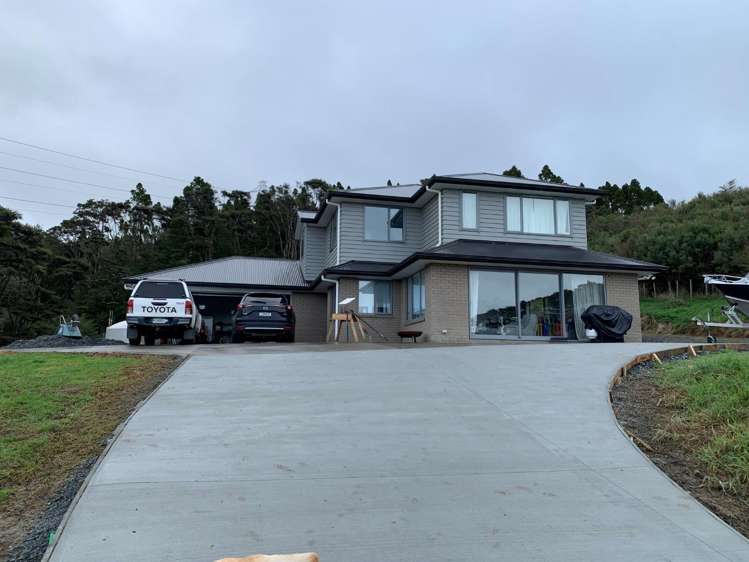 194 Pinchgut Road_0