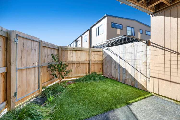 2/694 Whangaparaoa Road Stanmore Bay_11