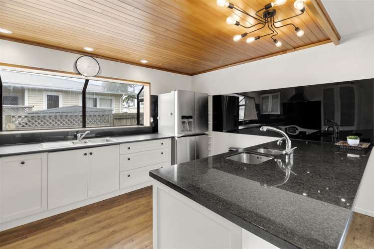 1/9 Gloria Avenue Te Atatu Peninsula_7