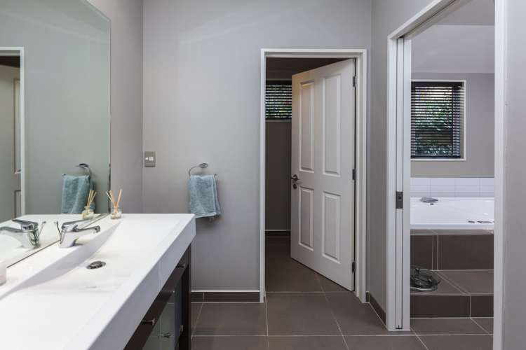 77 Beechwood Drive Northwood_18