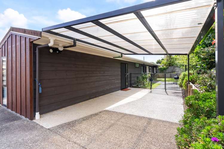 2/865 Beach Road Waiake_22