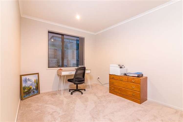 8 Regis Park Drive Pukekohe_11