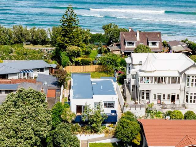 Elevated Beach House – Simply Stunning!