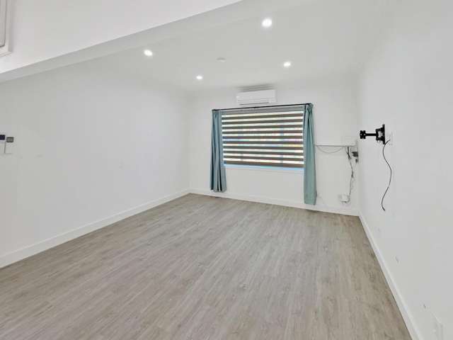 73 Oak Grove 10001_2