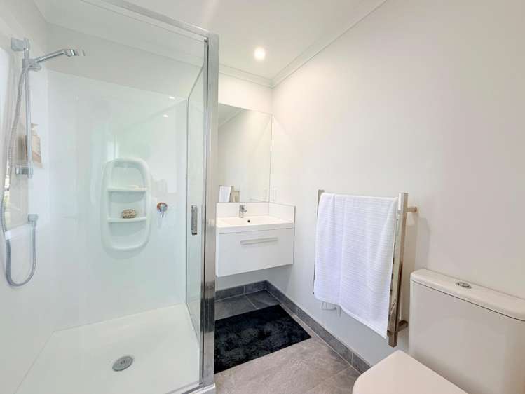  9 Taraiti Crescent Kenepuru_21