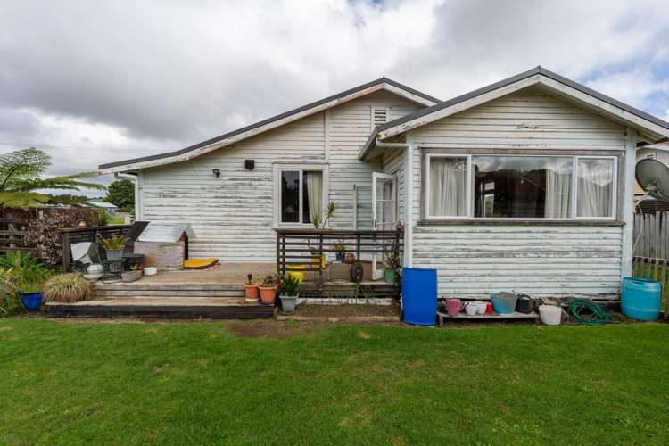 10 Sir William Hale Crescent_1