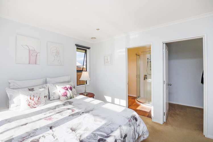 34 Meridian Grove Kelvin Grove_16