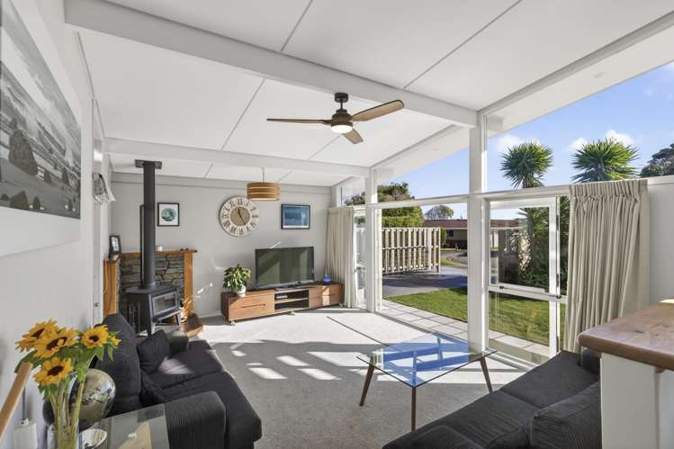 25 Waiwera Place Merrilands_1