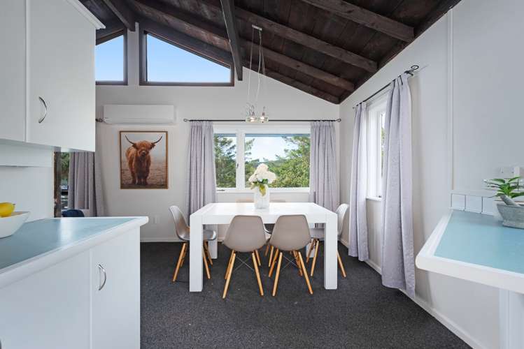 79 Thurleigh Grove Karori_9