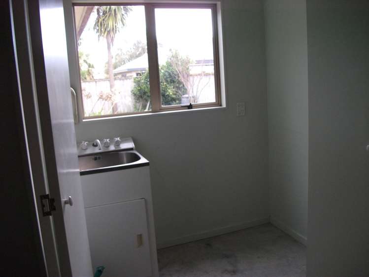 5 Lavenham Place Rototuna North_11