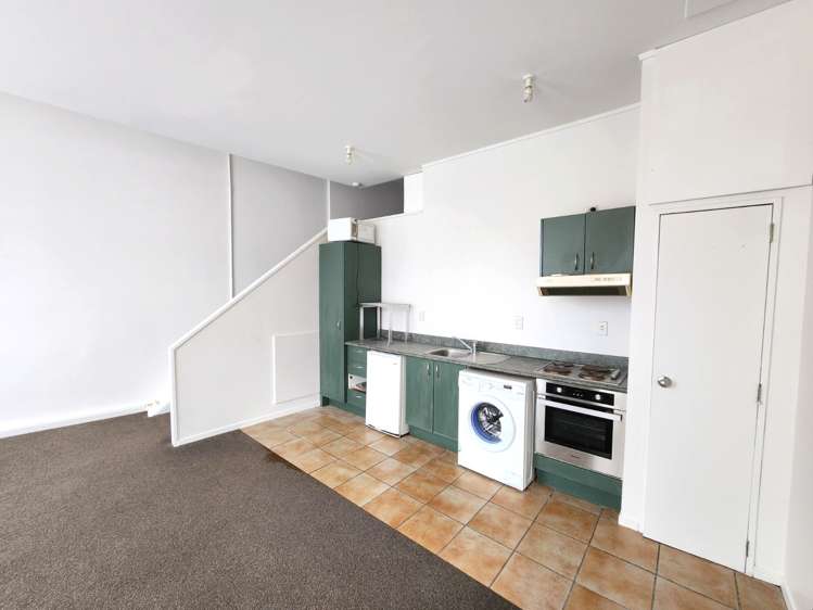 48 Cleveland Street (Downstairs)_0
