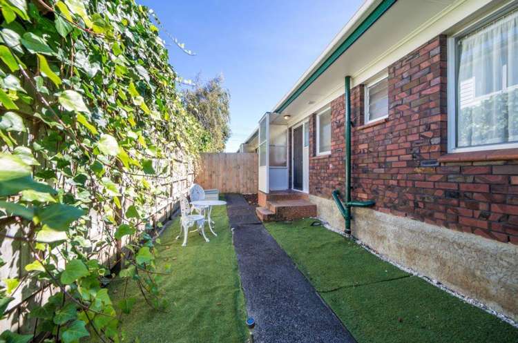 2/96 Titirangi Road New Lynn_1