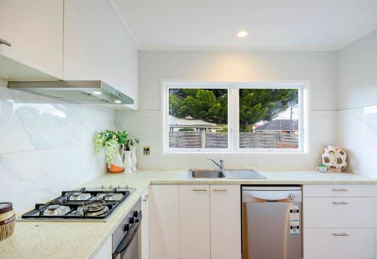 2/6 Northcote Road Takapuna_5