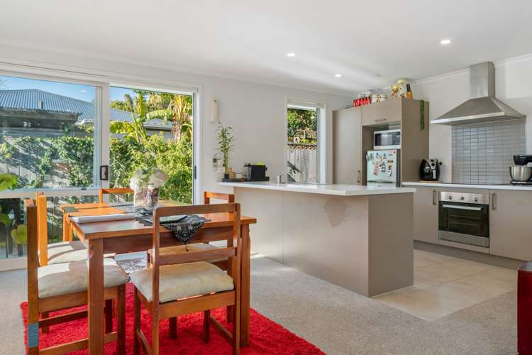 10 Himalayan Close Judea_5