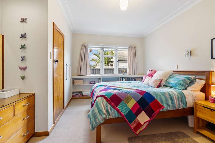 15 Beach Road Pahurehure_11