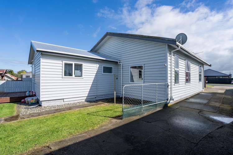 31 Lowe Street Avenal_26