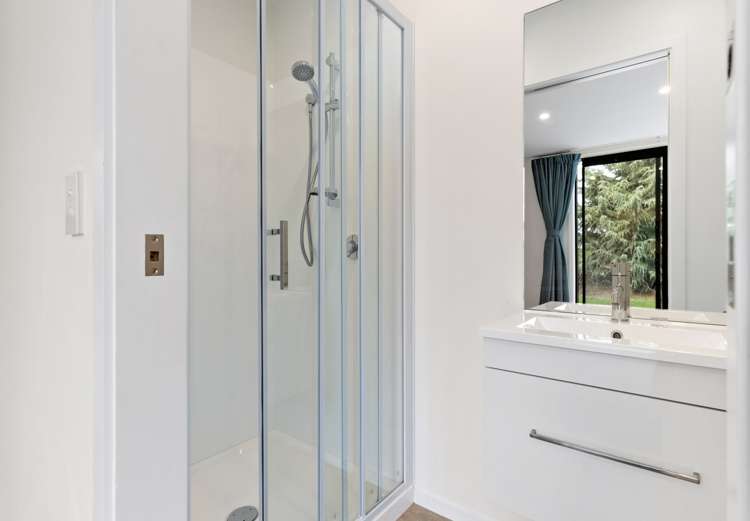 6 Bellamore Street Dalefield/Wakatipu Basin_8