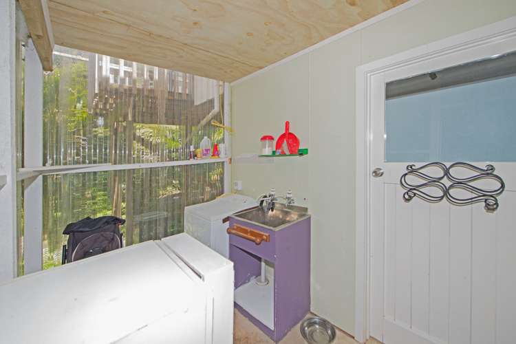 32 Victoria Road Onetangi_19