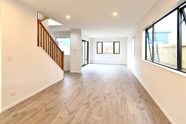 4 Ropata Avenue Point England_10