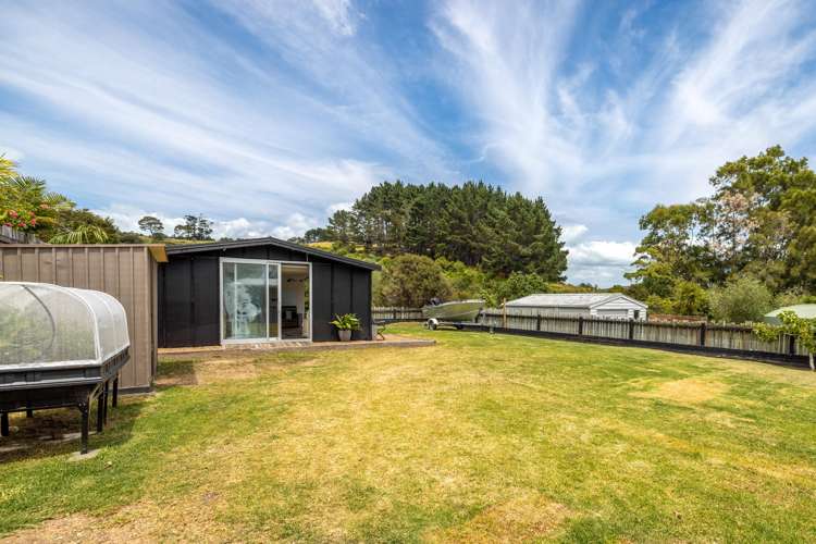 8 Waiata Road Onetangi_17