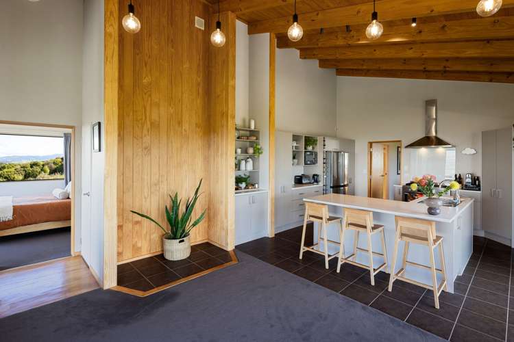 8 Tiwarawara Lane Puketotara_10